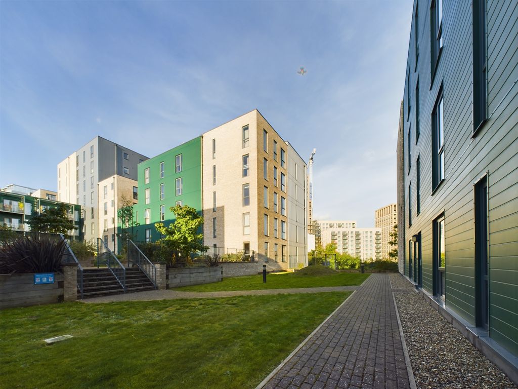 Property photo 1 of 20