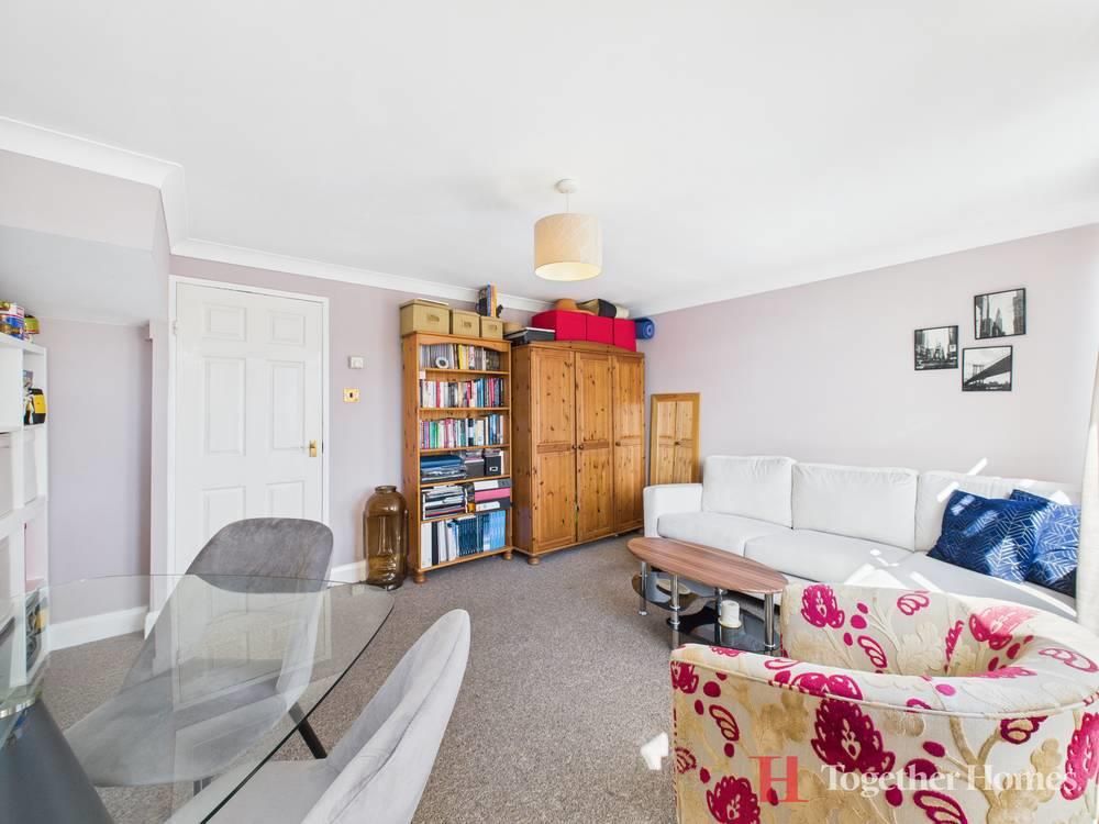 Property photo 2 of 13 Lounge