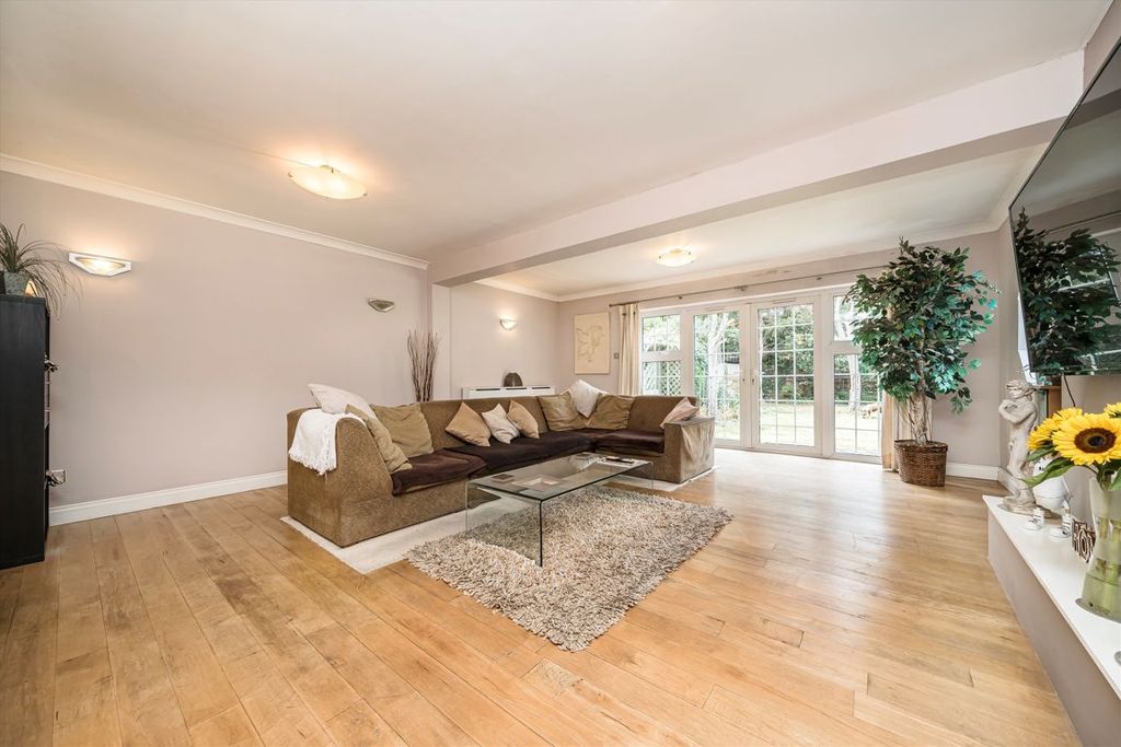 Property photo 2 of 7