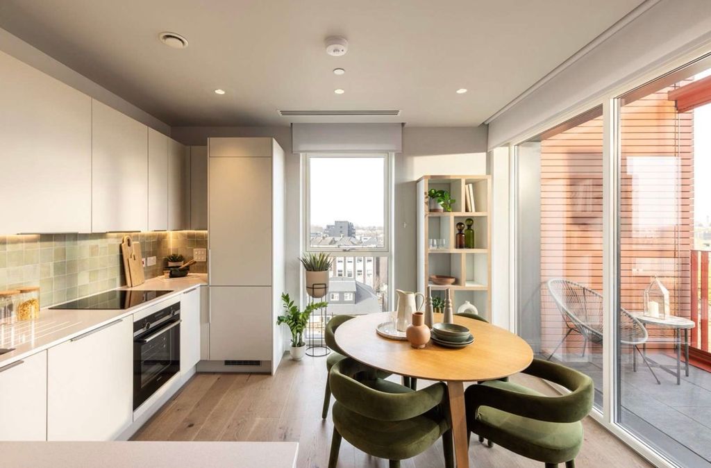 Property photo 3 of 20