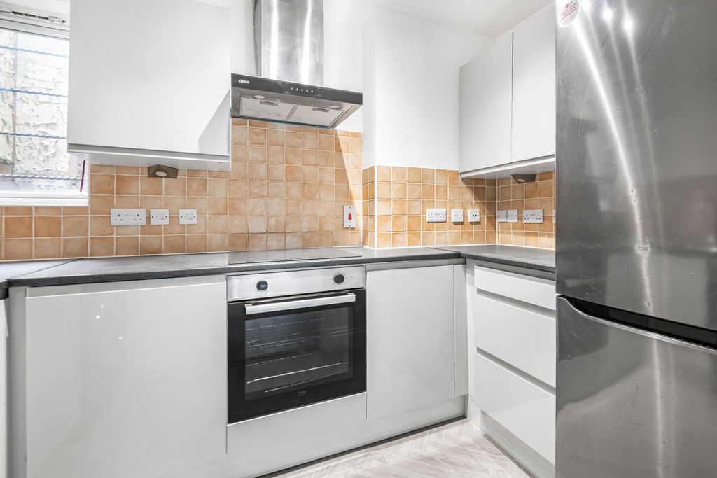 Property photo 2 of 9 1