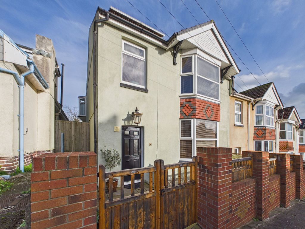 Property photo 1 of 27