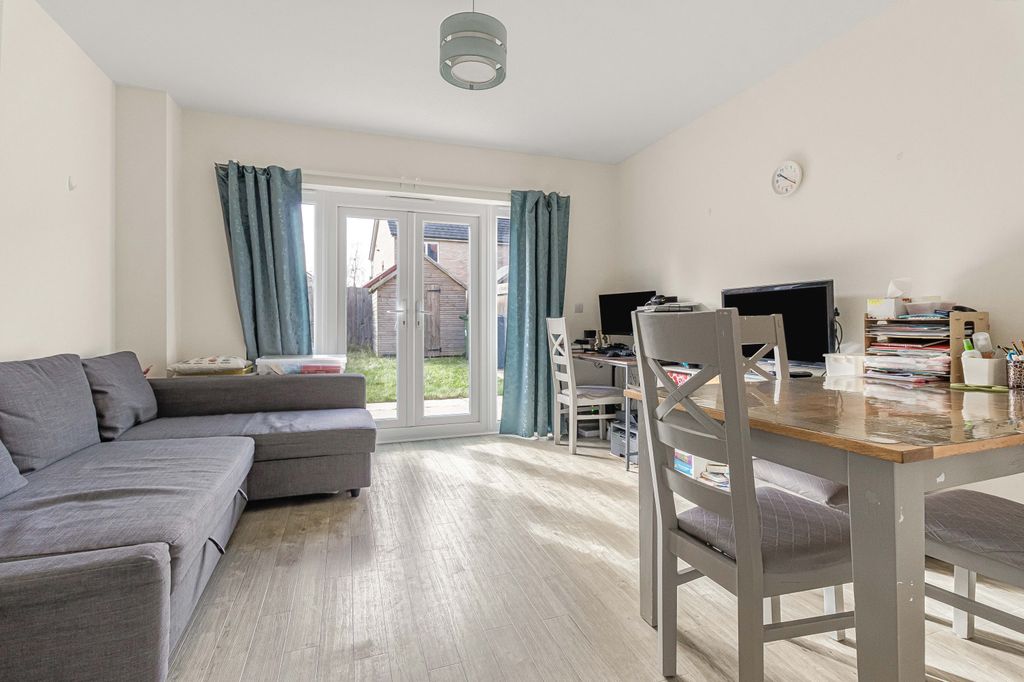 Property photo 2 of 16 873602