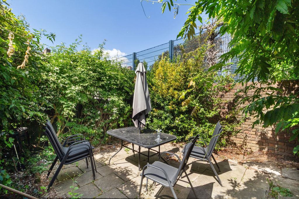 Property photo 2 of 12