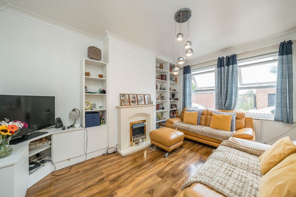 Property photo 1 of 6