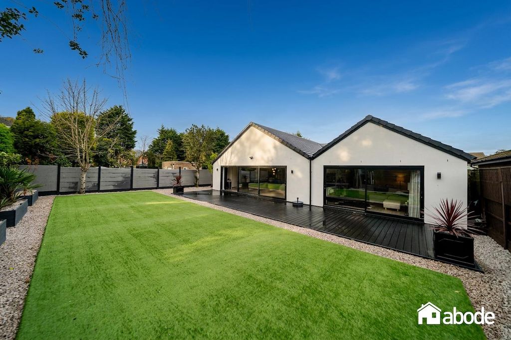 Property photo 3 of 31 2 Harrington Road-5.Jpg