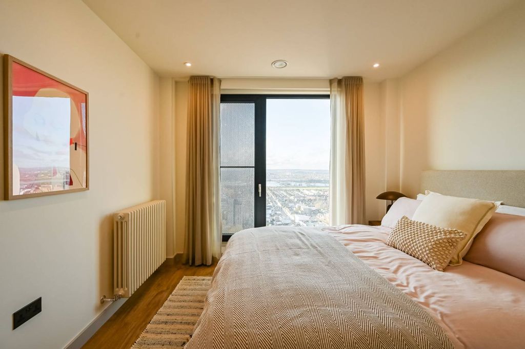 Property photo 1 of 35