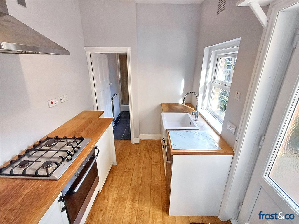 Property photo 3 of 21 Kitchen