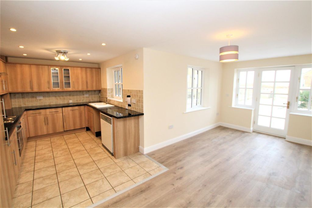 Property photo 2 of 19 Kitchen Diner.Jpg