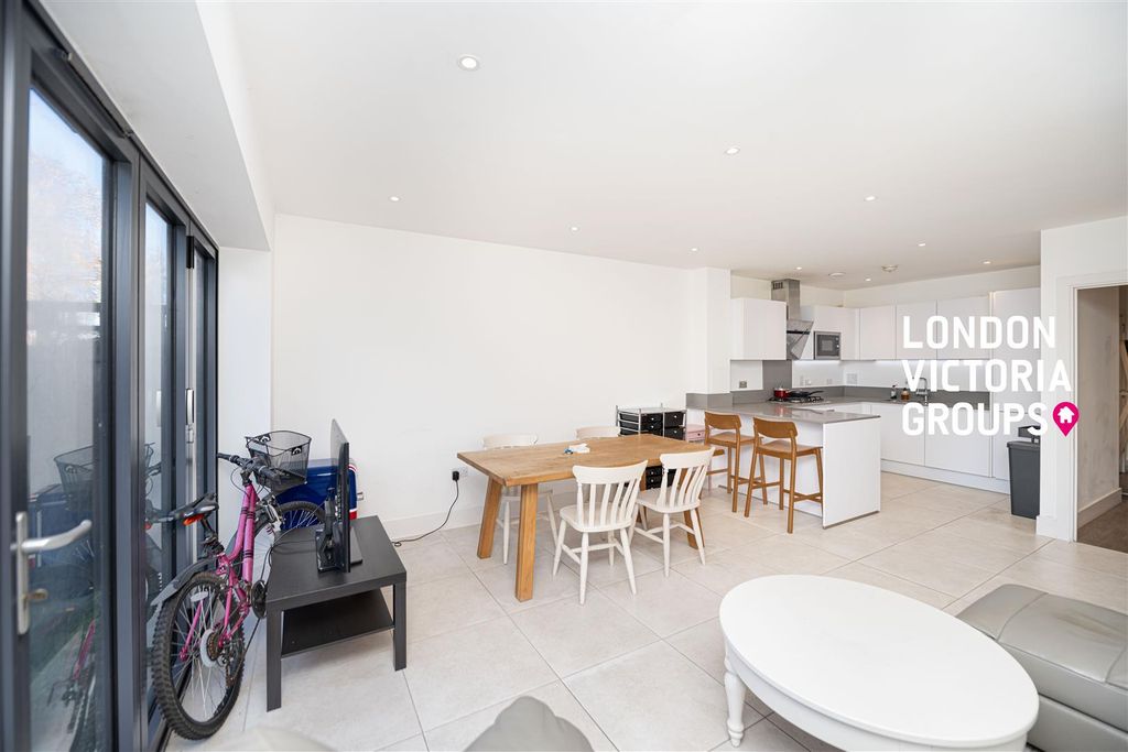 Property photo 3 of 27 1-4125.Jpg