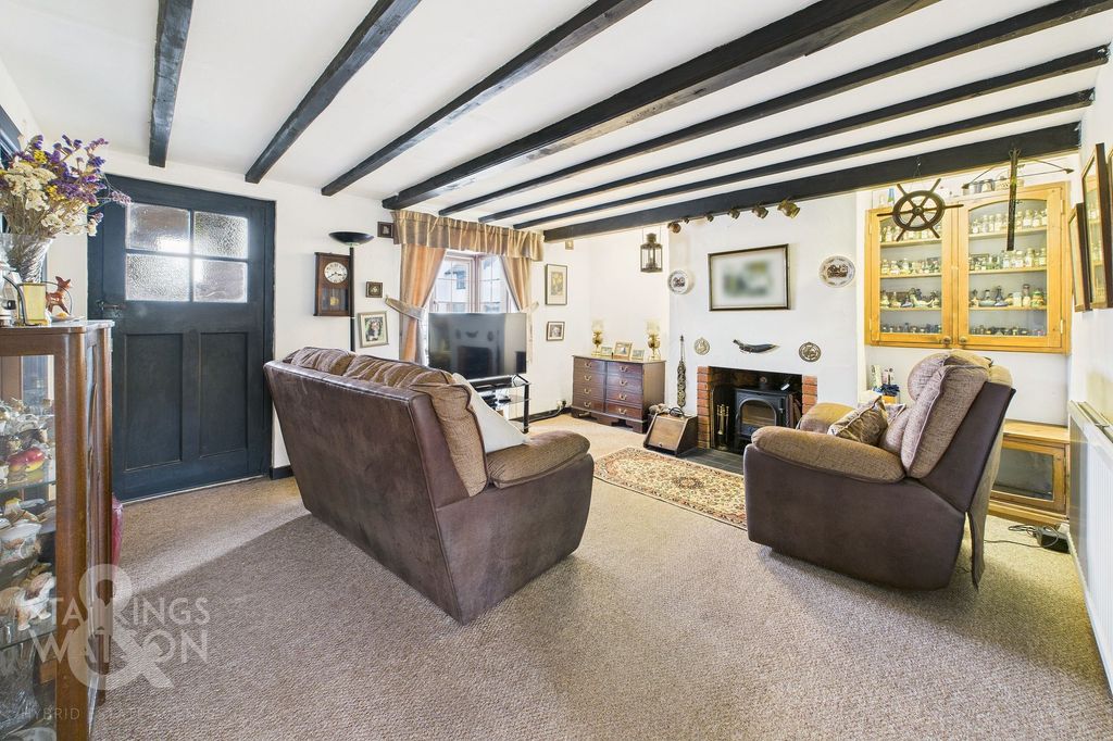 Property photo 2 of 27