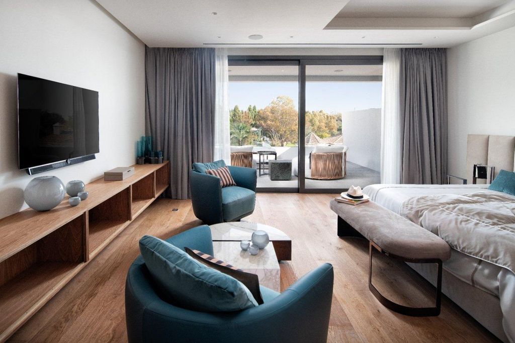 Property photo 3 of 46