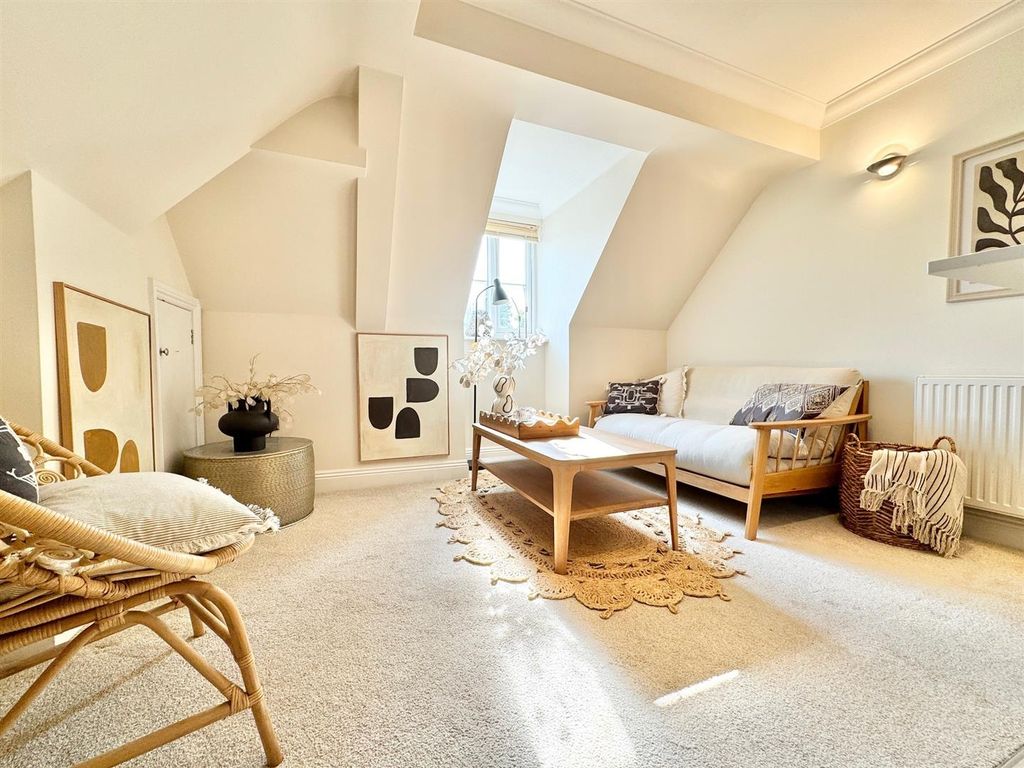 Property photo 3 of 19 18.Jpg