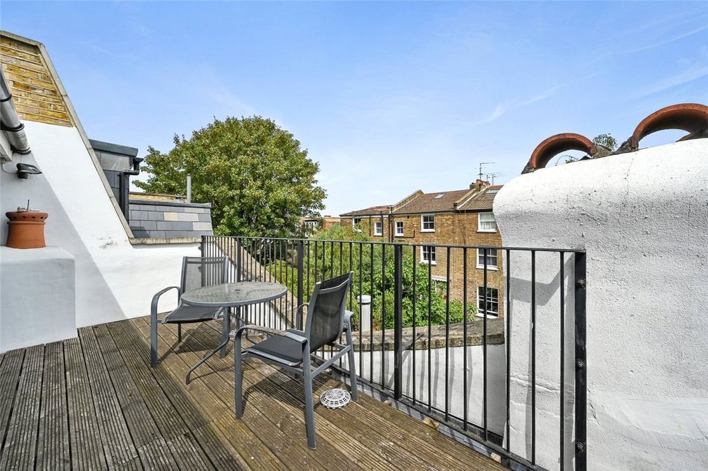 Property photo 3 of 12 Picture No. 16