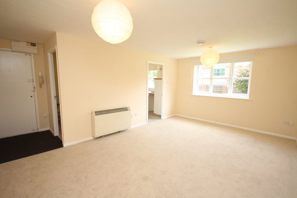 Property photo 3 of 8