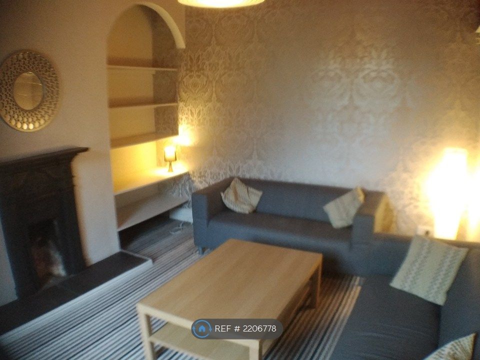 Property photo 1 of 8 Lounge