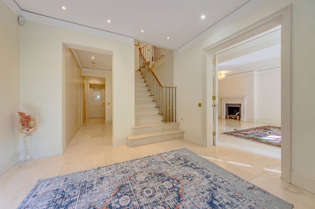 Property photo 2 of 21 0005