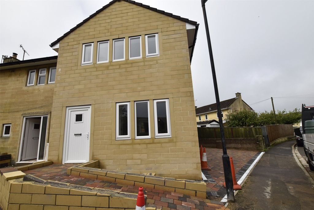 Property photo 1 of 12 External