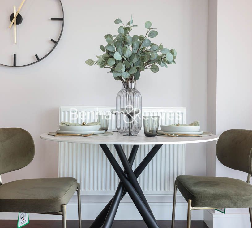 Property photo 3 of 28