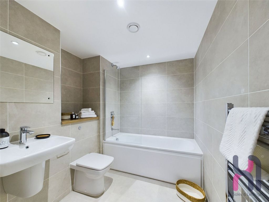 Property photo 3 of 6