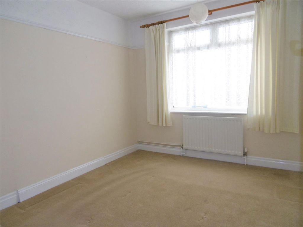 Property photo 2 of 5 Room.Jpg