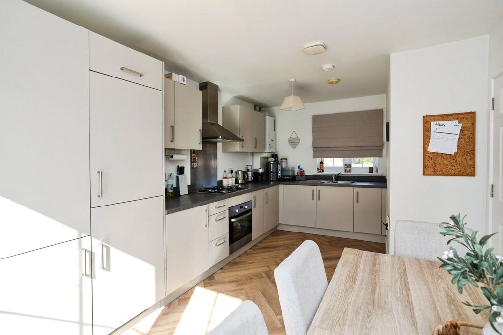 Property photo 3 of 14 Pbox-Img.Jpg