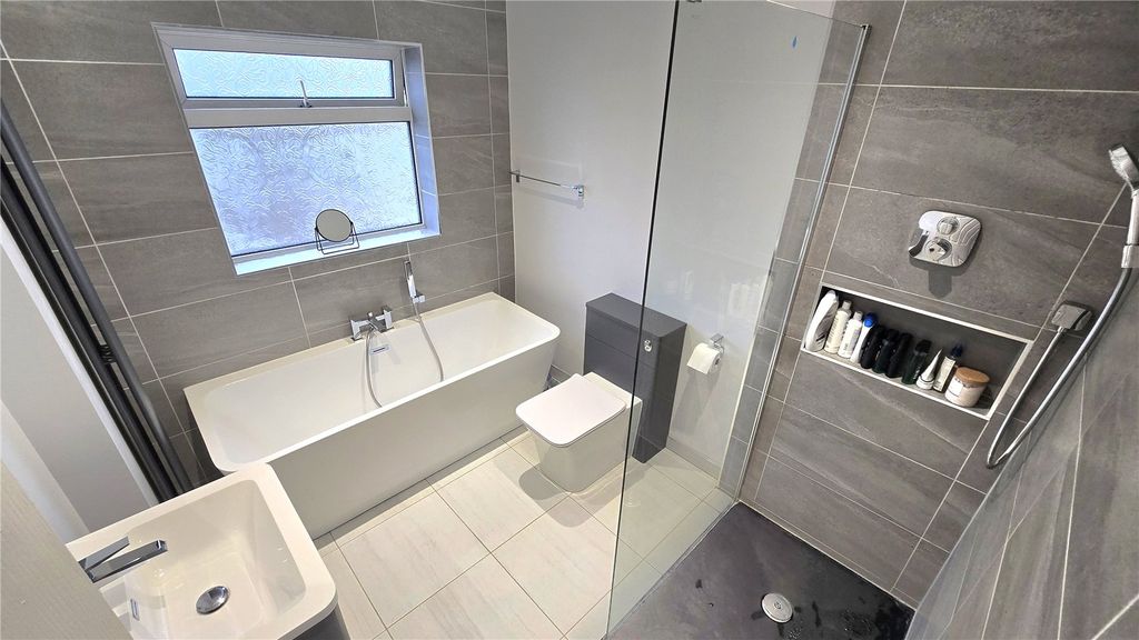 Property photo 3 of 20 Picture No. 37