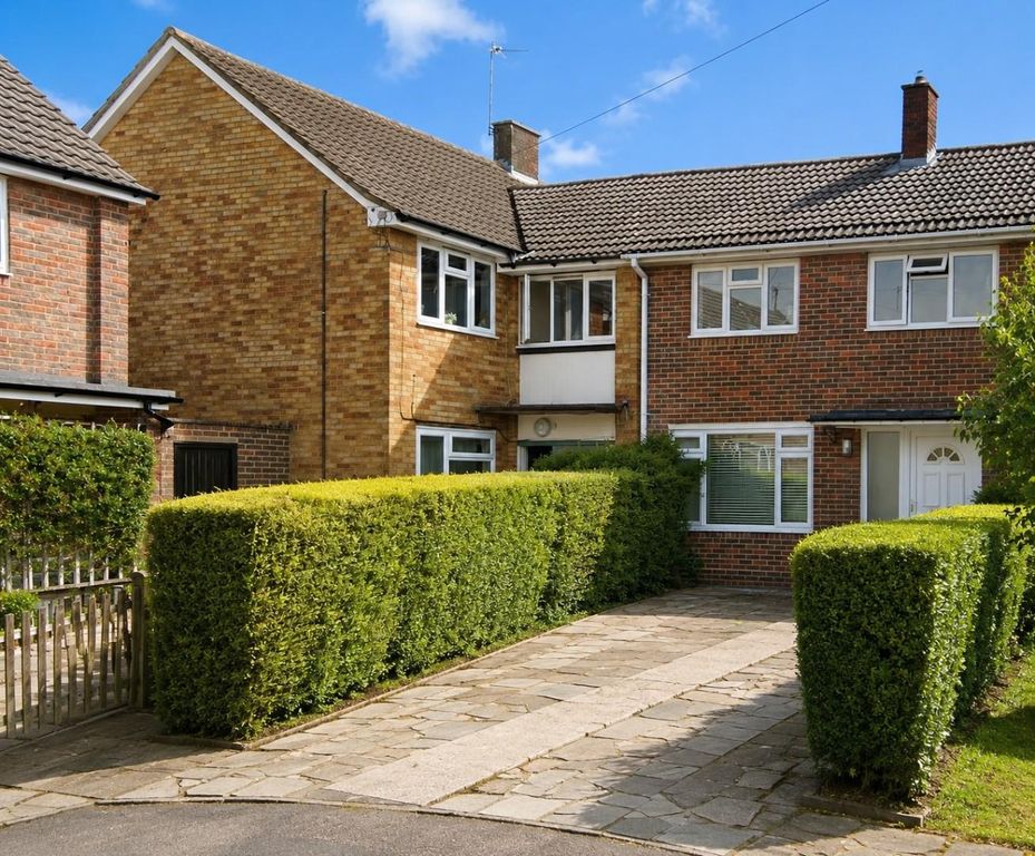 Property photo 1 of 8 North Close Ouside.Jpg