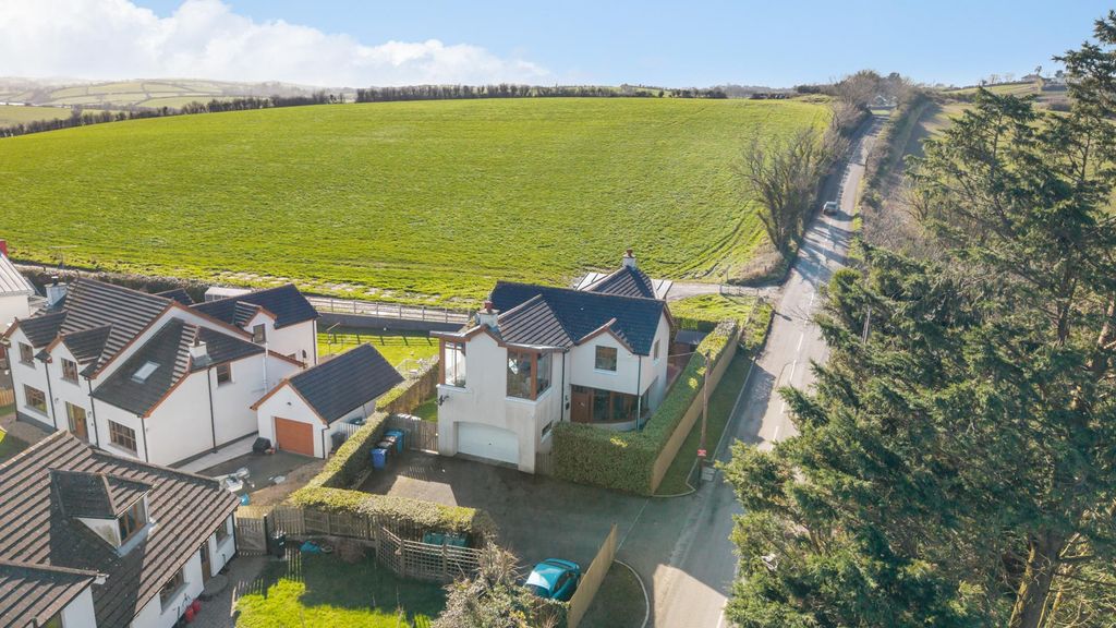 Property photo 2 of 42 57 Whiterock Road 01.Jpg