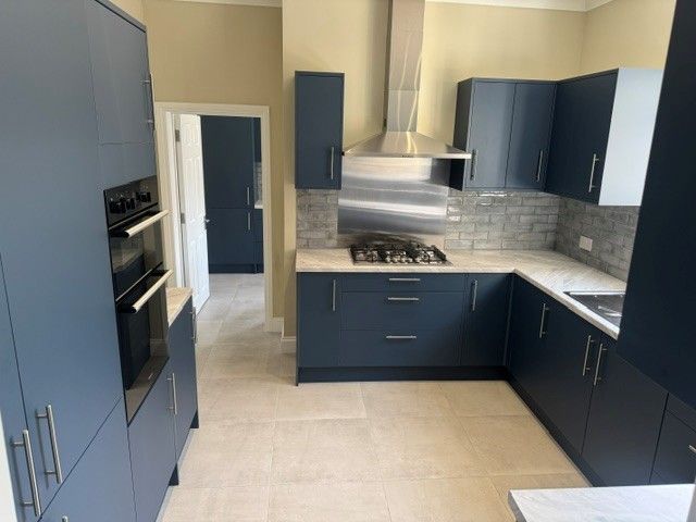 Property photo 1 of 12 Kitchen