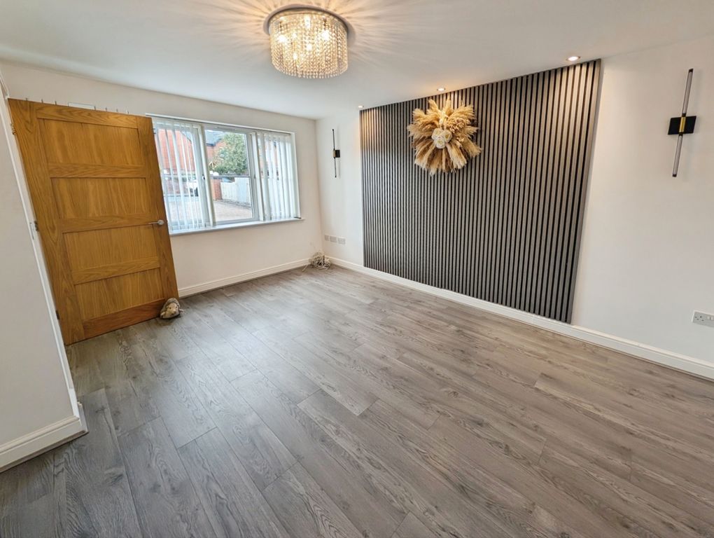 Property photo 3 of 18 Pbox-Img.Jpg