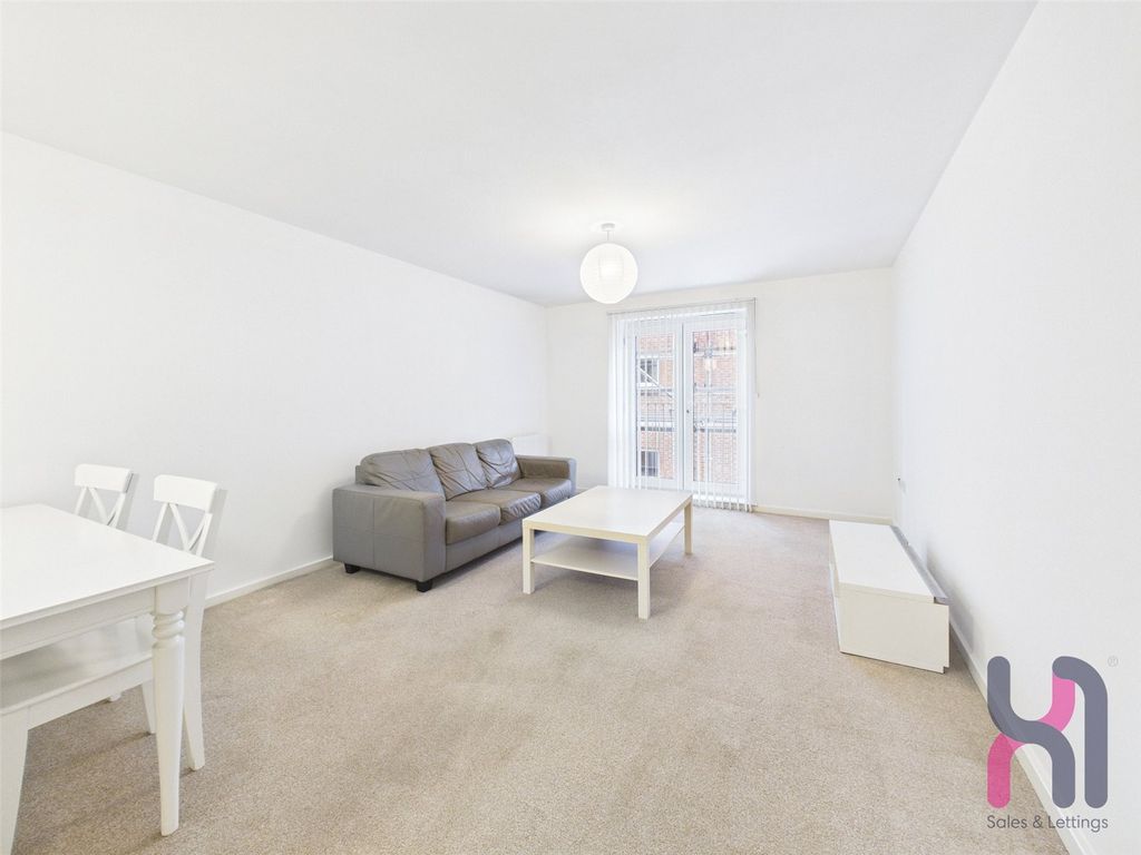 Property photo 2 of 9 Picture No. 14