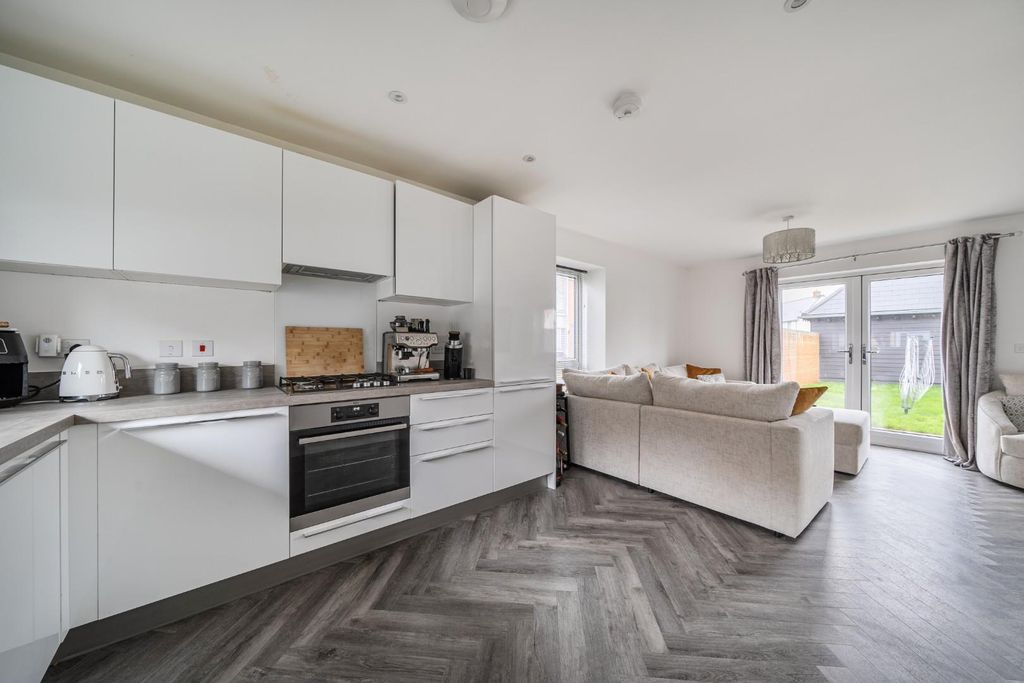 Property photo 2 of 22 1417192-7-69A1F1A52F410.Jpg