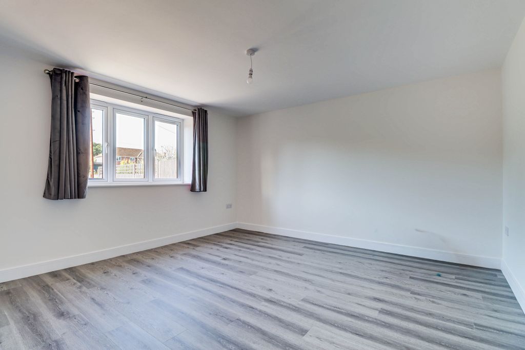 Property photo 3 of 14 Lounge