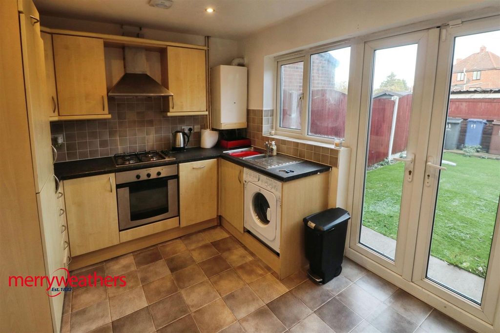 Property photo 3 of 15 Kitchen