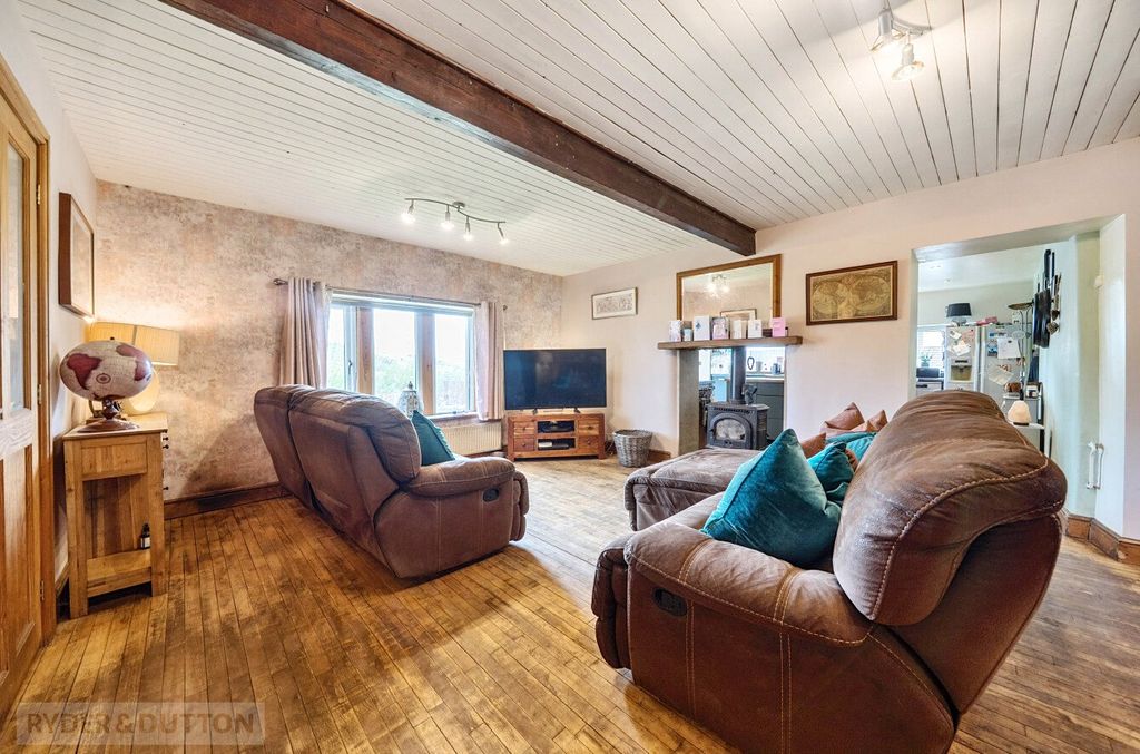 Property photo 3 of 22 Picture No. 35