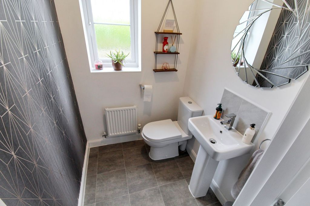 Property photo 3 of 23