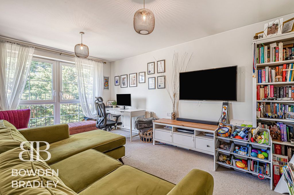 Property photo 3 of 17
