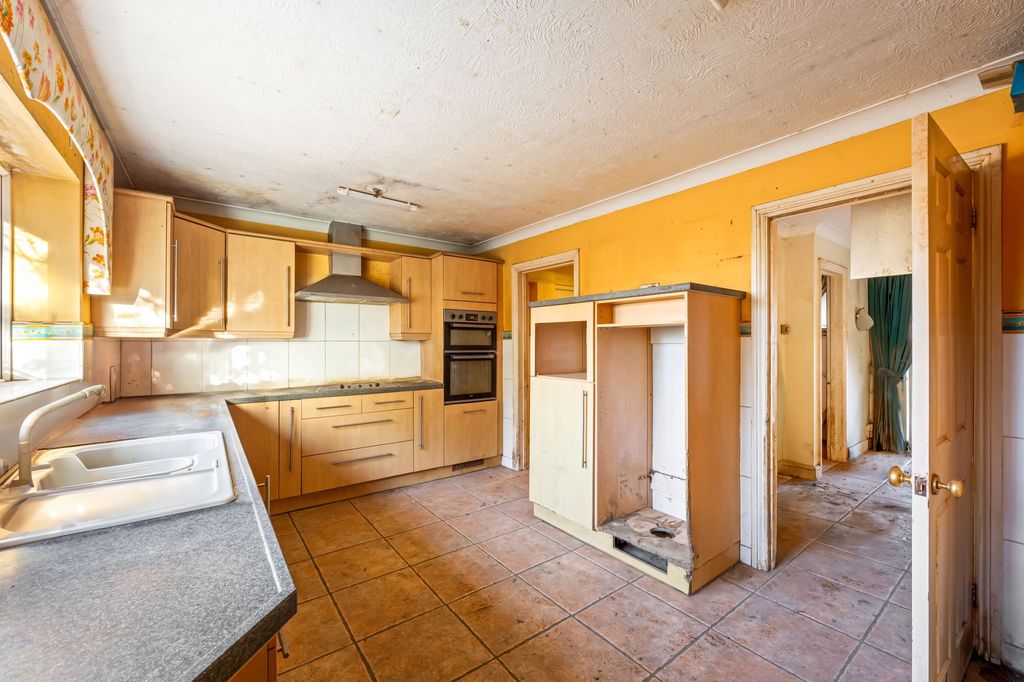 Property photo 3 of 22