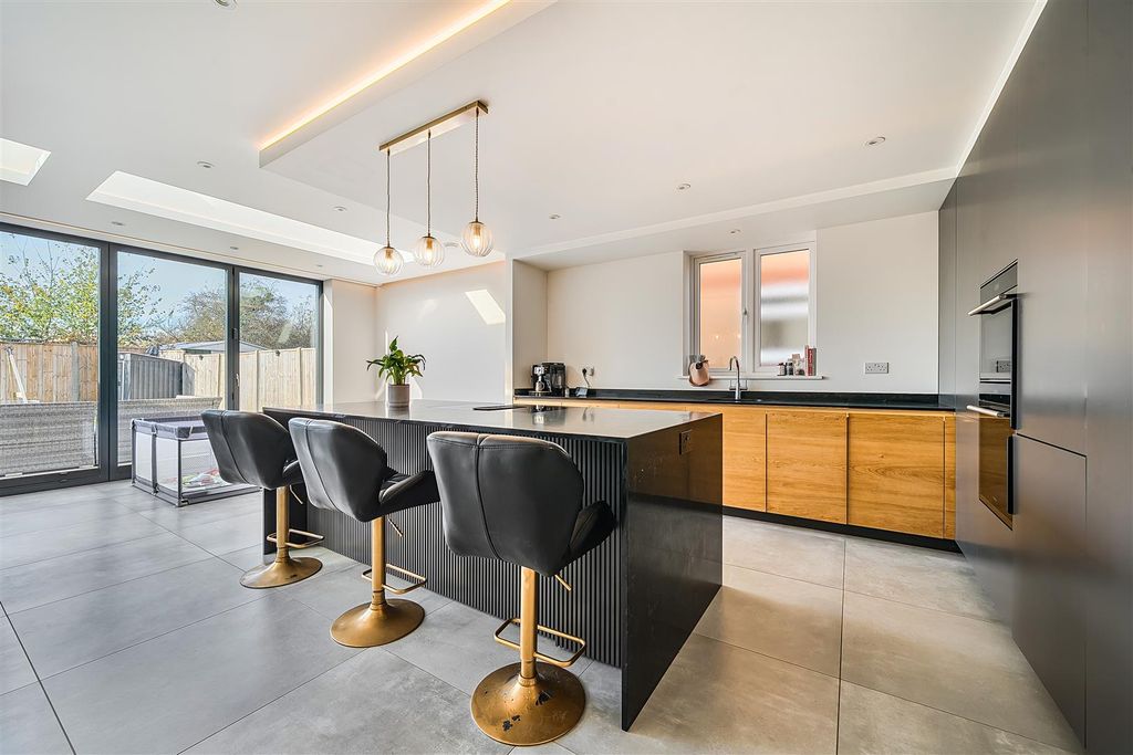 Property photo 2 of 24 1381374-3-6915Ddb7c3Abd.Jpg