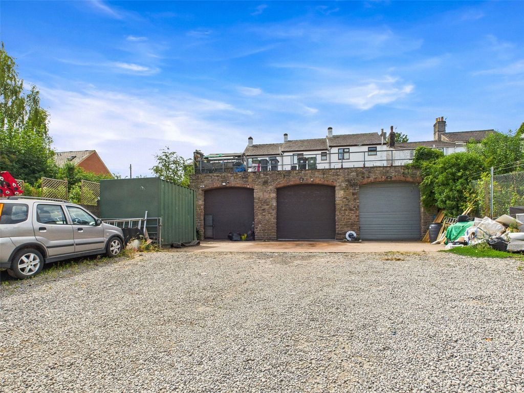 Property photo 3 of 6 Picture No. 06