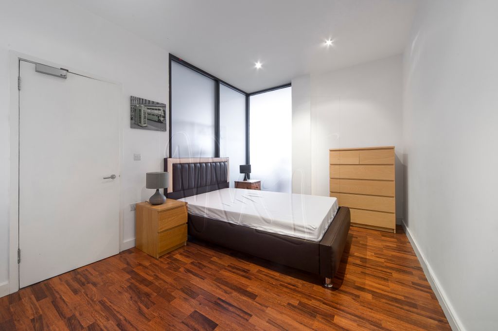 Property photo 3 of 5 Photo 04