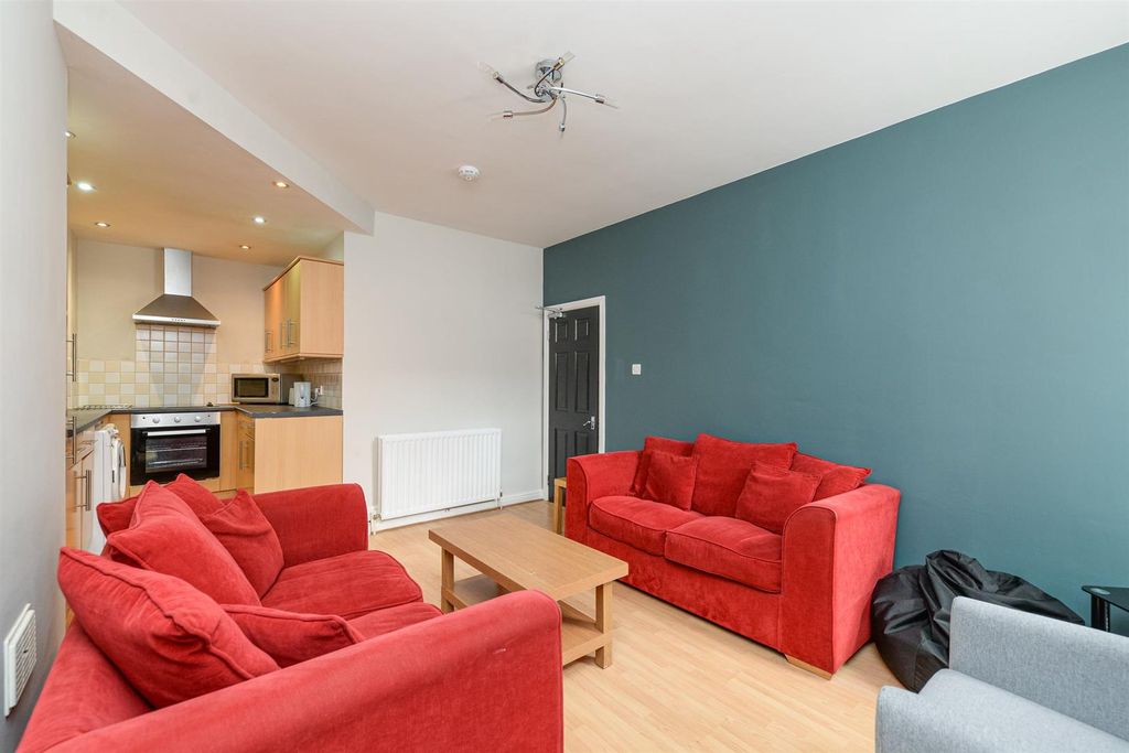 Property photo 1 of 14 c6Ec8d38-cd54-4763-A8A3-68F8344E67F1.Jpeg