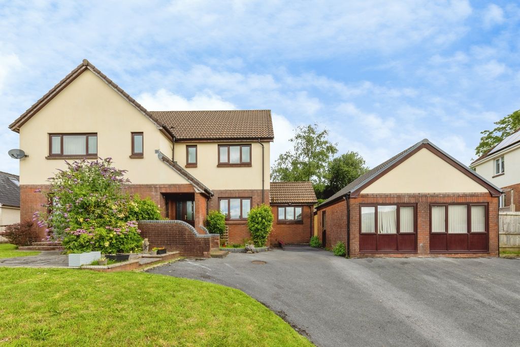 Property photo 1 of 27 Pbox-Img.Jpg