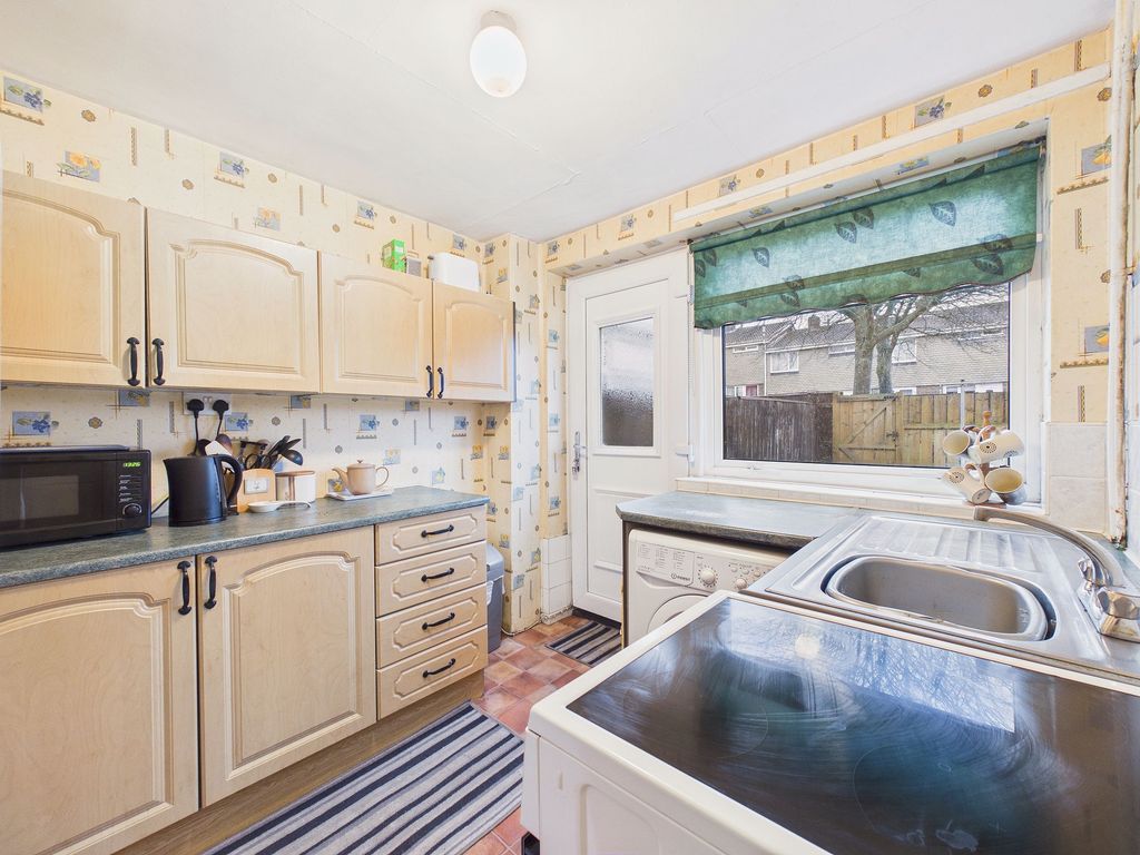 Property photo 3 of 12 Kitchen