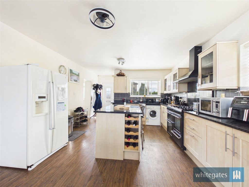 Property photo 3 of 23 Picture No. 06