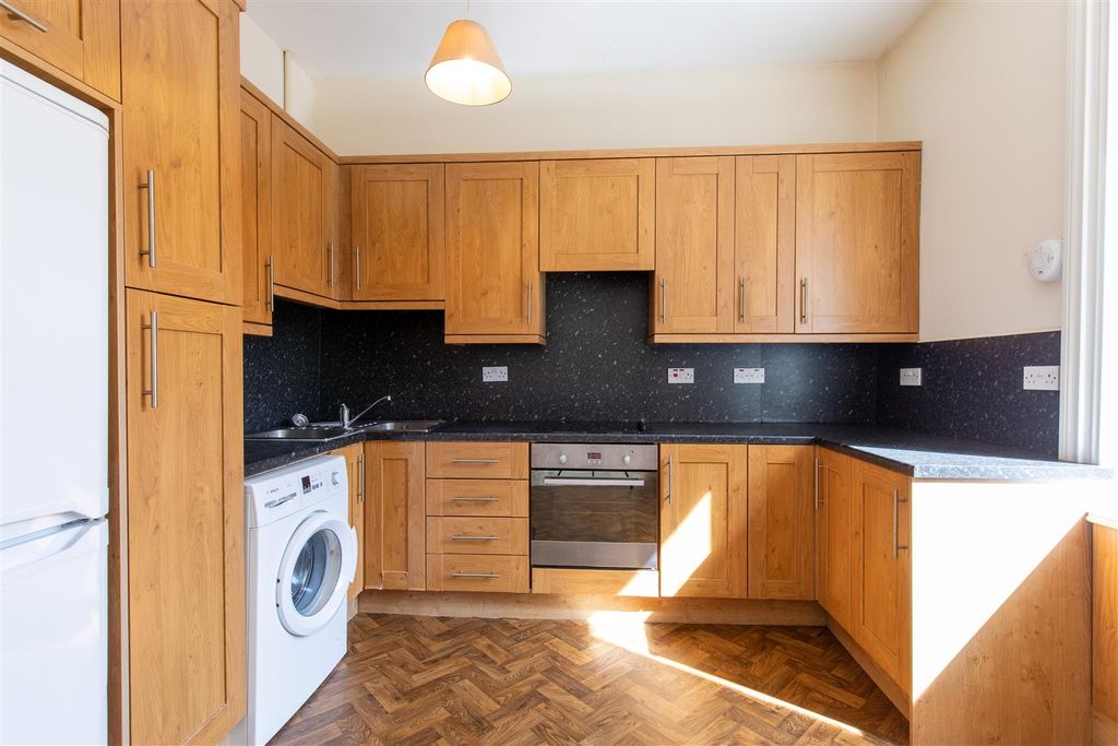 Property photo 3 of 16 S004.Jpg