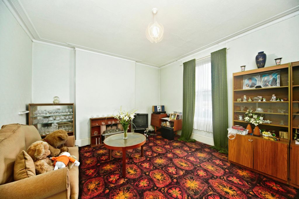 Property photo 2 of 11 Photography