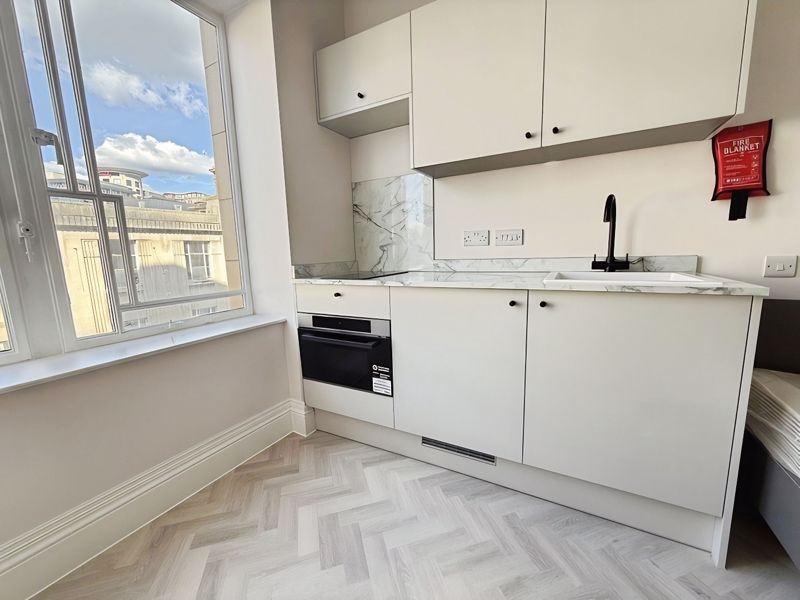 Property photo 3 of 6 Photo 5