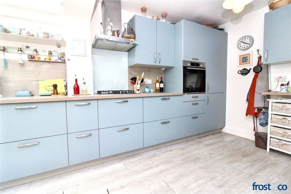 Property photo 2 of 20 Kitchen